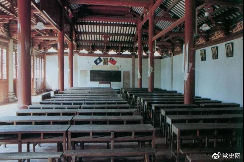 1926年3月，毛澤東任第六屆農(nóng)民運動講習(xí)所所長。圖為廣州農(nóng)民運動講習(xí)所課堂。
