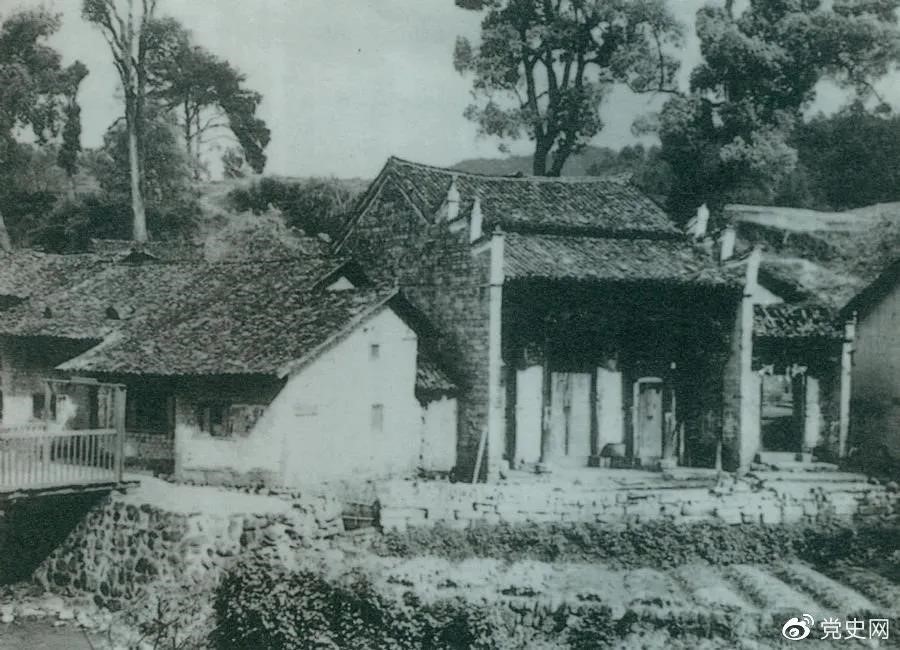 1928年5月20日，毛澤東主持召開中共湘贛邊界第一次代表大會。圖為會址——茅坪謝氏慎公祠。
