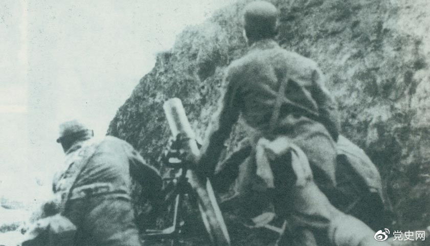 1940年8月，八路軍在總司令朱德、副總司令彭德懷的指揮下，向華北敵占交通線和各據(jù)點發(fā)動了大規(guī)模進攻戰(zhàn)役，即“百團大戰(zhàn)”。